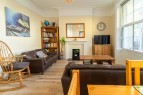 Stylish 2Bed Steps from Iconic Waterloo!